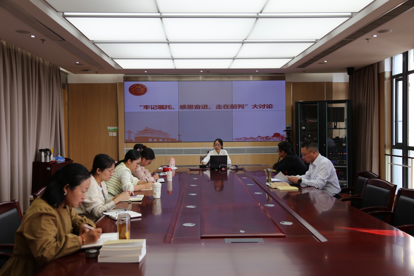 主题党日 (2).JPG
