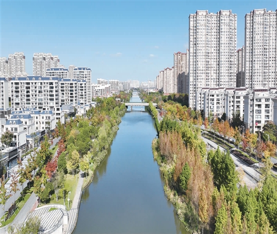 圩角河岸换“彩衣”