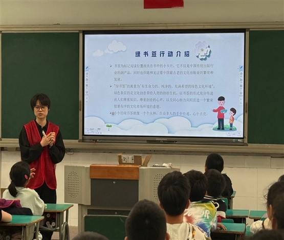海门街道开展“打击盗版 绿色护苗”主题宣传活动