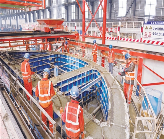 海太长江隧道箱涵预制任务过半