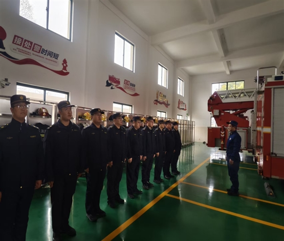 队伍作风建设树新风：“火焰红”淬炼“城管蓝”