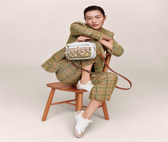超模刘雯西服造型