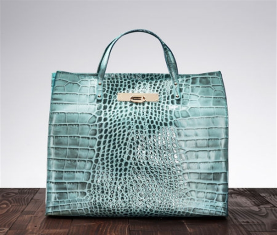 释放美艳与优雅 8款早秋手袋精选